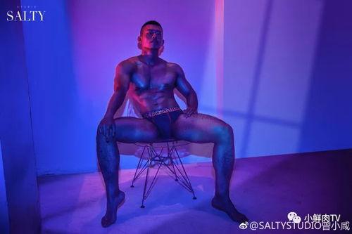 蹦迪男网红,舞动青春，点燃网络热潮